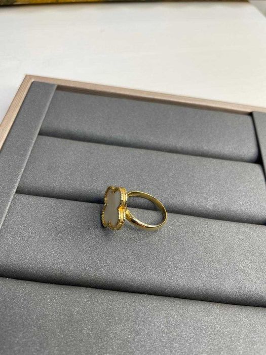 Кольцо с перламутром