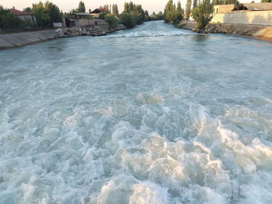 Uy xovli joy sotiladi 7 ta xonadan iborat
