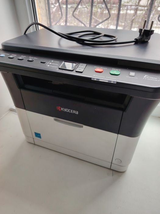 Принтер kyocera на запчасти, печатает плохо