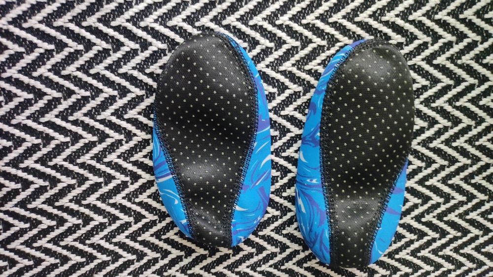 Детские тапочки для плавания. Длина по стельке 15 см. 3-5 лет