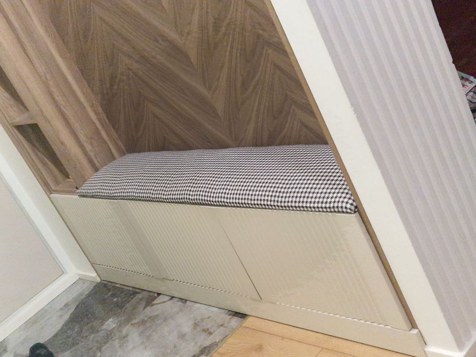 Продам прихожую срочно