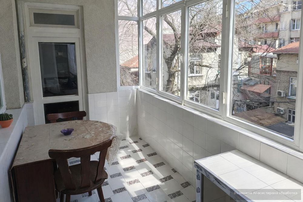 Тристаен апартамент, под наем, Център