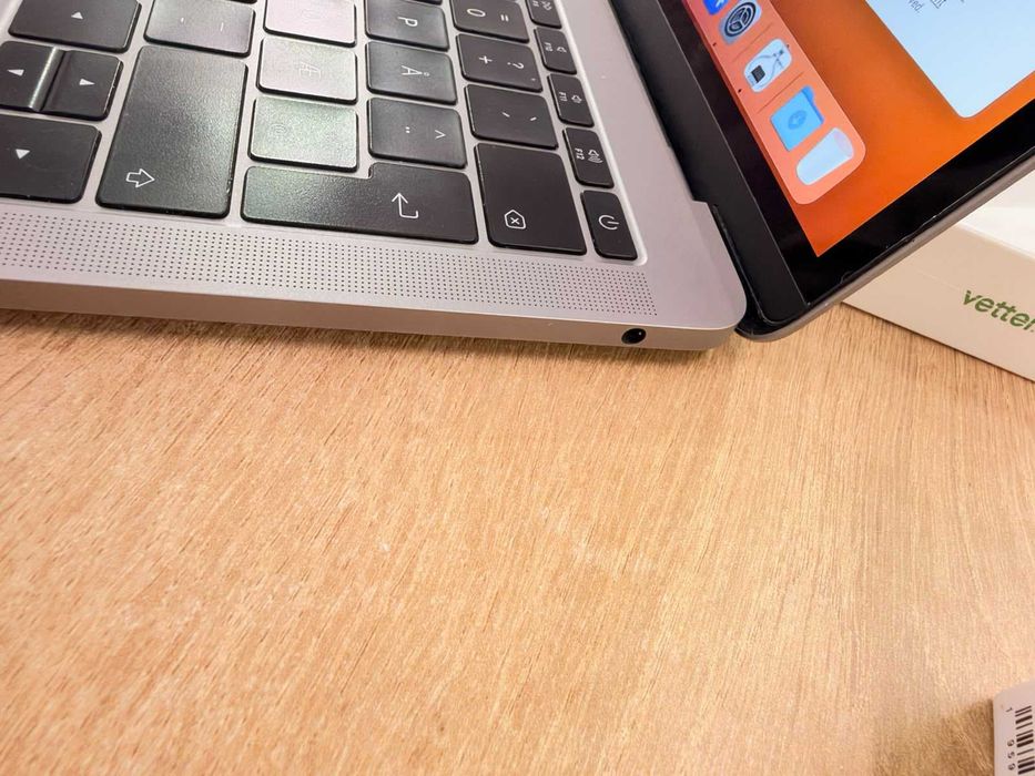 Apple MacBook Pro 13 2017 i5 8GB RAM SSD 256GB – Garanție 24 Luni