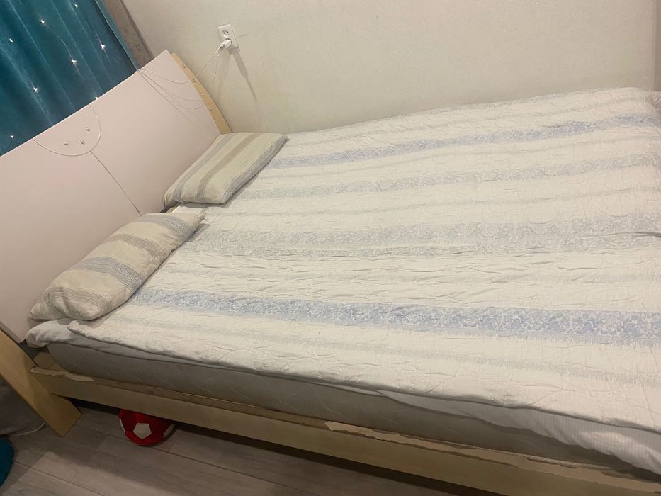 Продам спальный гарнитур