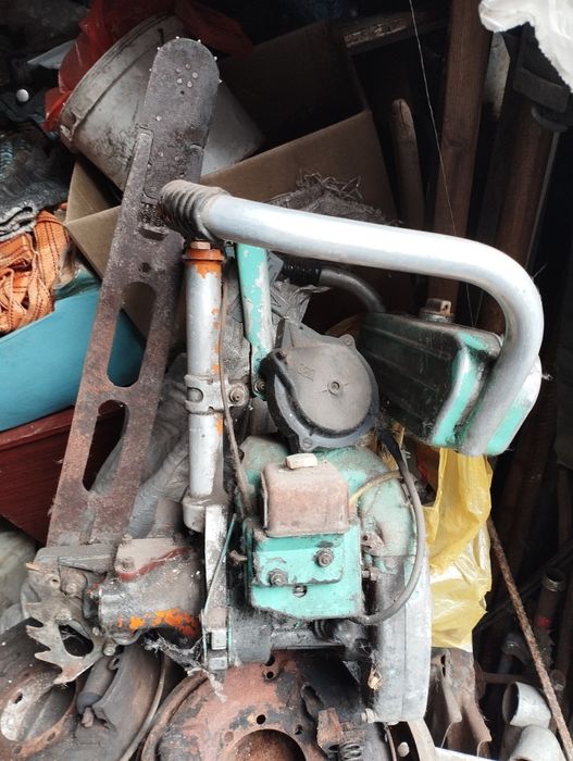 Продам бензопилу Урал