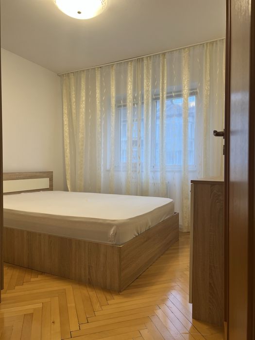 Proprietar închiriez apartament 3 camere, decomandat, proaspat zugravit, zona Bucovina