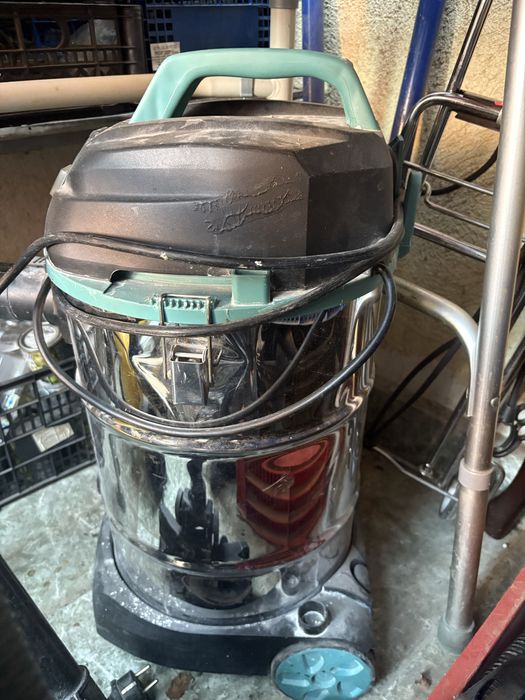Aspirator industrial (Kärcher iasi centru tg cucu 350 lei de la 800 lei nou