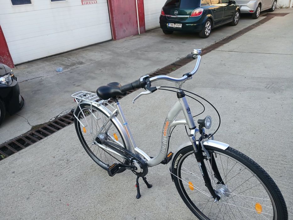 Vând bicicleta din aluminiu pentru damă