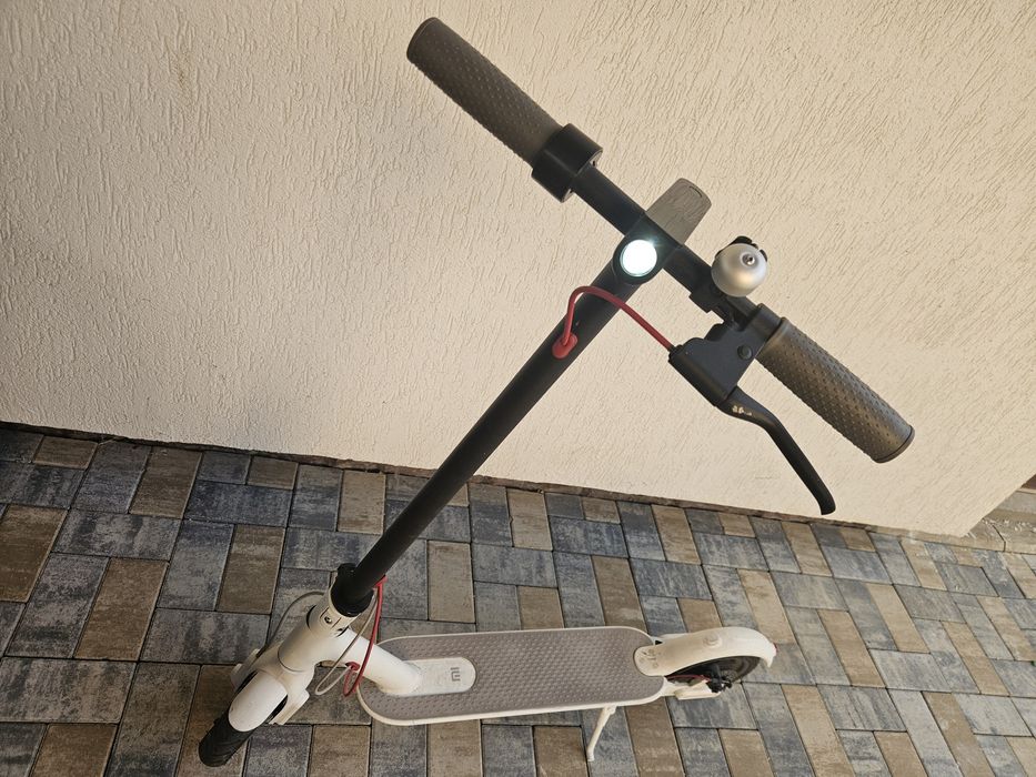 Trotineta Xiaomi M365