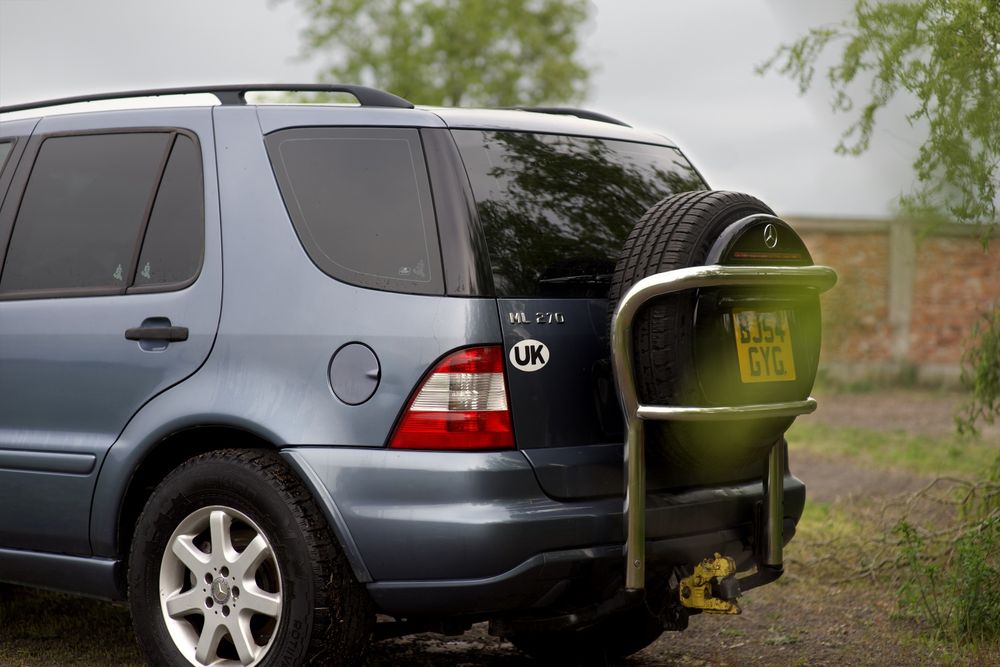 Dezmembrez Mercedes ML270CDI W163 bara fata spate cutie transfer viteze cardan mic fuzeta ușa aripa far turbo injector haion parbriz fuzeta planetara