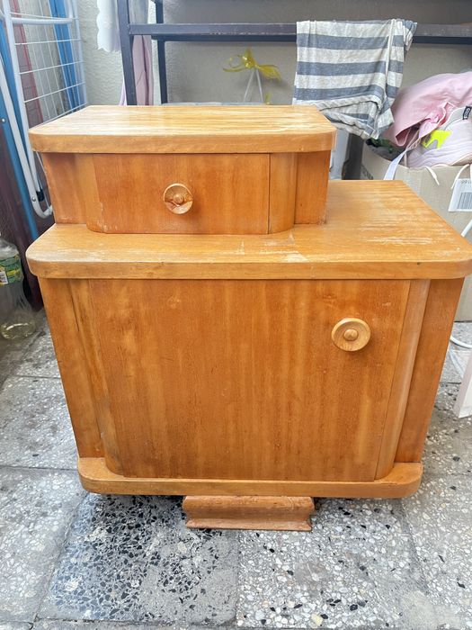 Нощни шкафчета с антикварна стойност