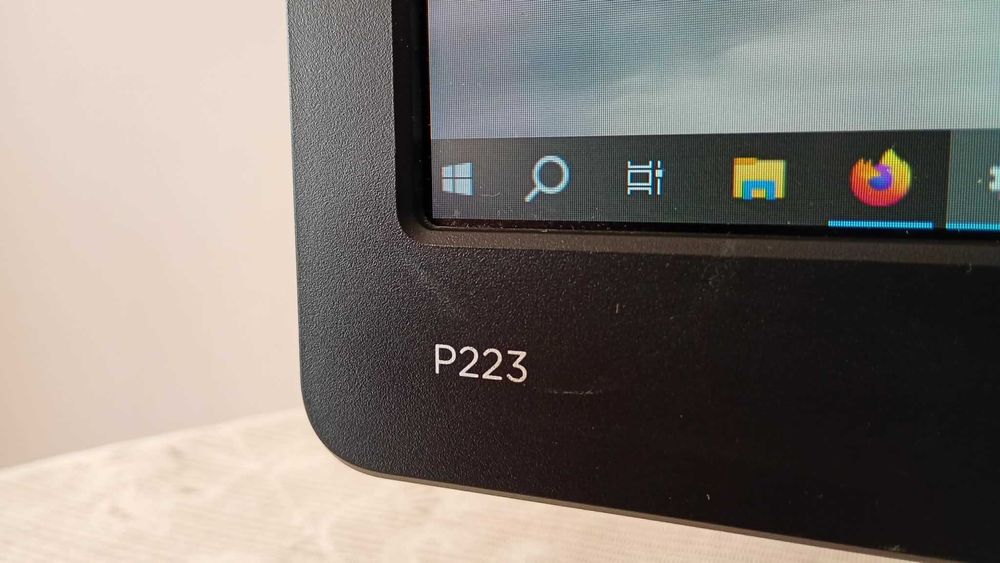 Монитор HP P223 22 инча - Като нов