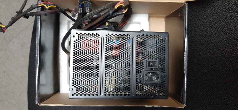 Sursa PC modulara silentioasa