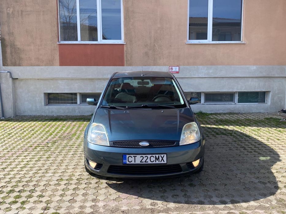 Okazie-vand Ford fiesta facelift 2005 stare impecabila