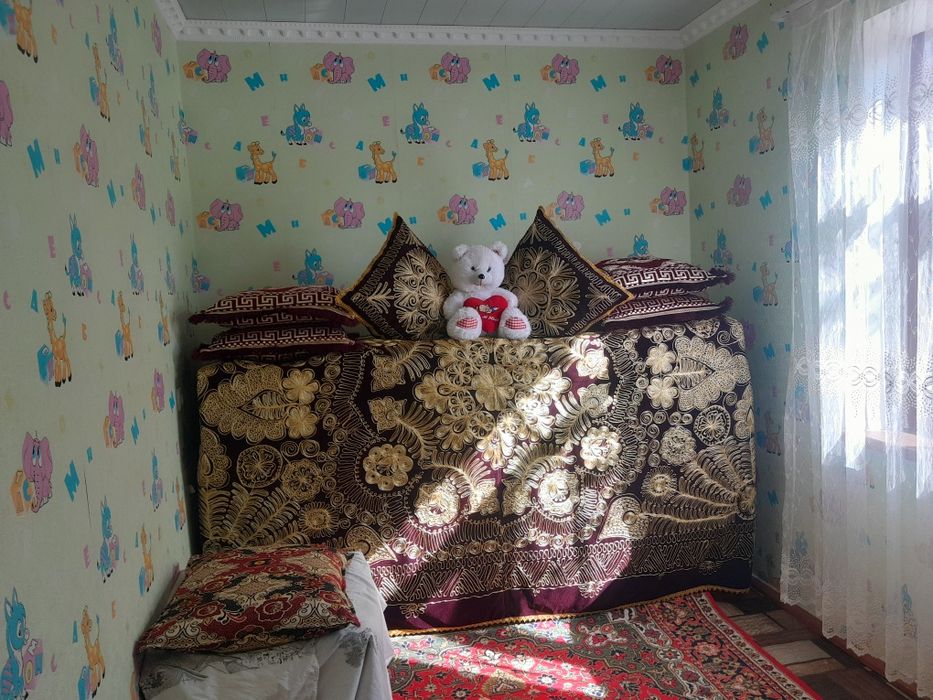 Hovli sotiladi narxi kelishiladi