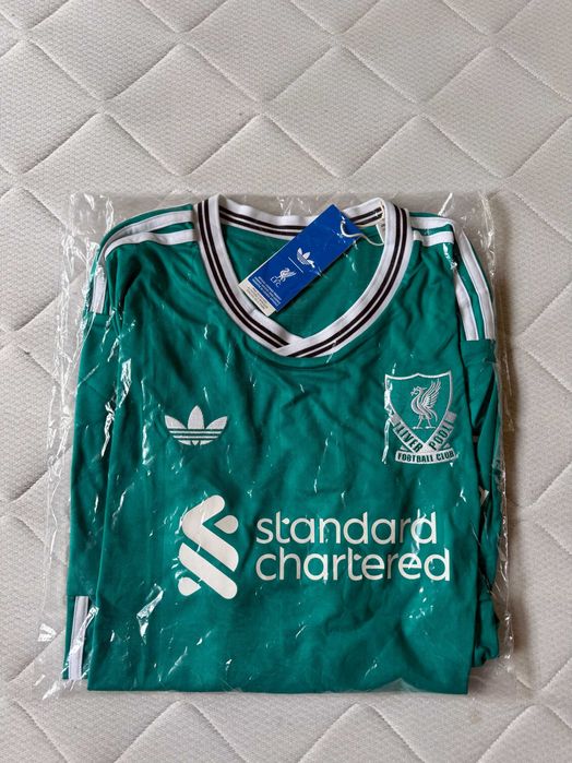 Чисто нов оригинален екип Adidas на Liverpool сезон 2025/2026
