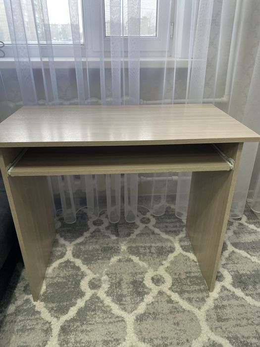 Письменный стол