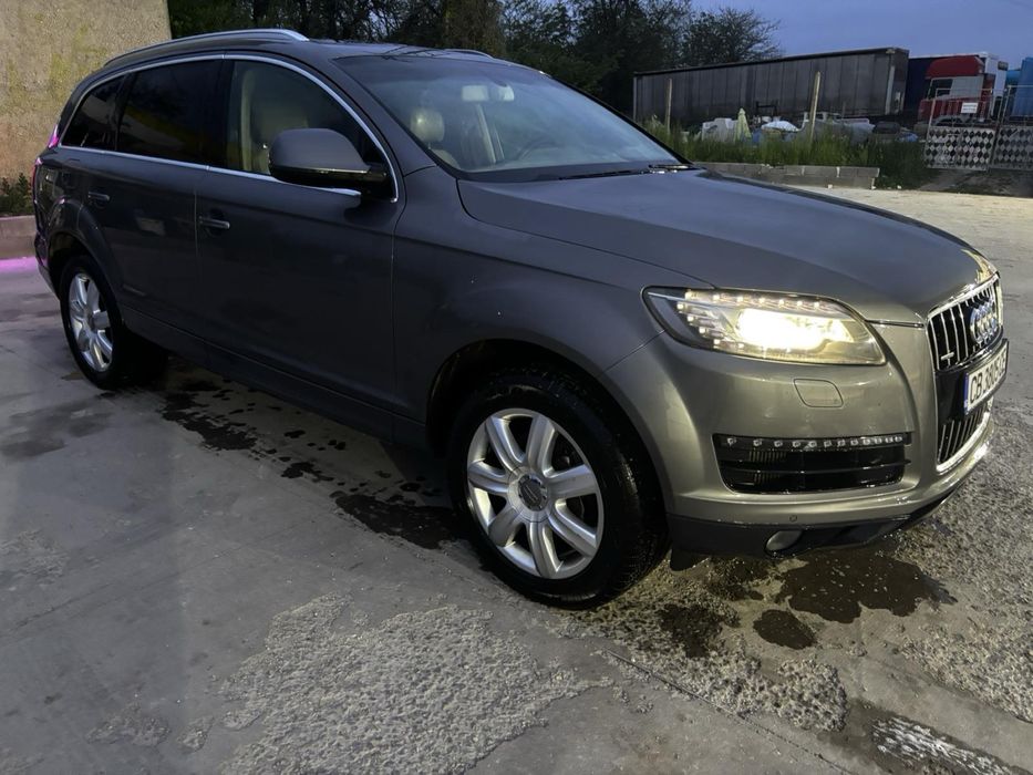 Ауди Q7-3000куб/245кс/2012г