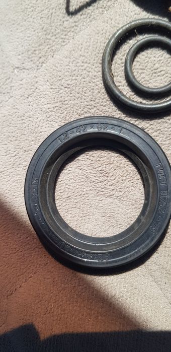 Продам сальники лобовые