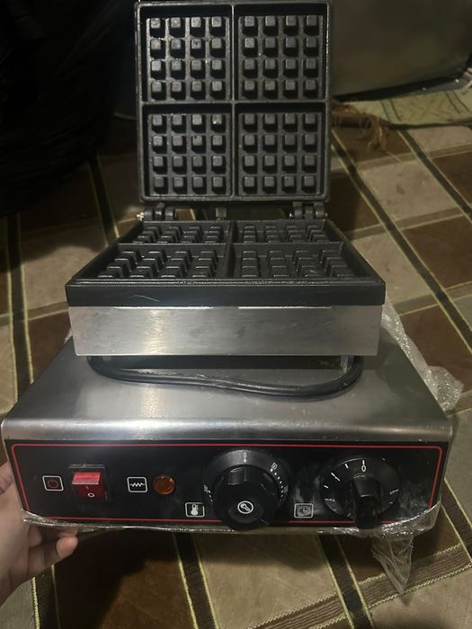 Срочно продам вафельницу