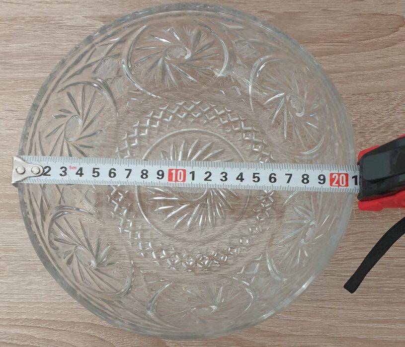 Кристални купи с крачета и без крачета