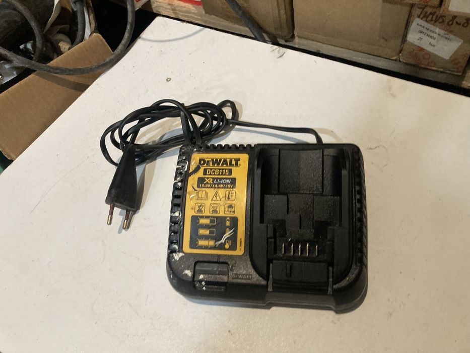 Alimentator Incarcator Dewalt DCB 115 10,8-14,4-18V