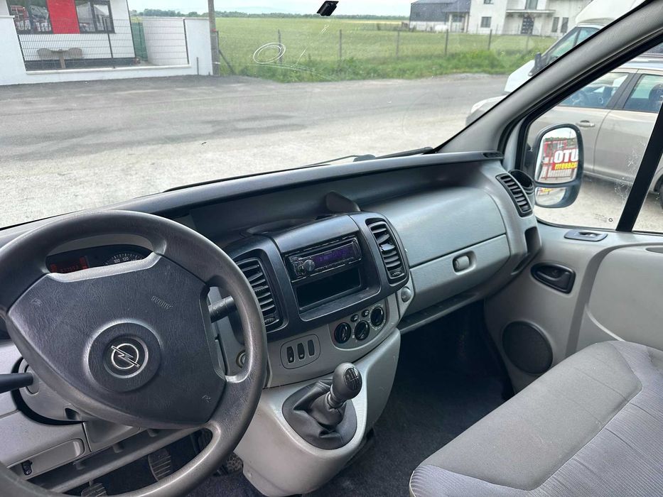 Opel Vivaro 2,0 cdti 2009 cu aer conditionat accept variante !