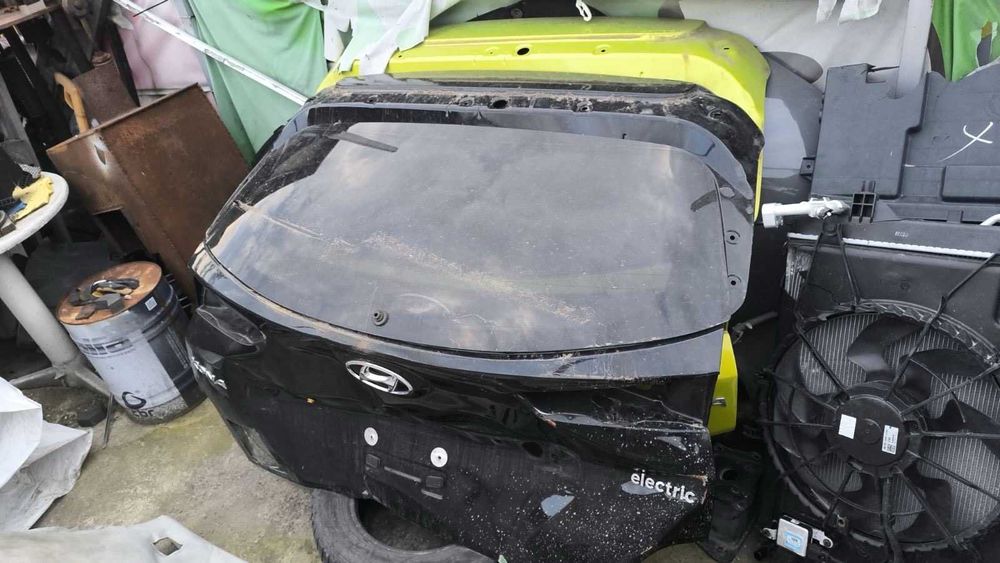 Стъкло заден капак Hyundai Kona