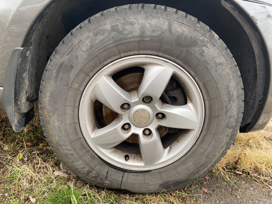 Джанти с почти нови гуми за Киа соренто 16 цола