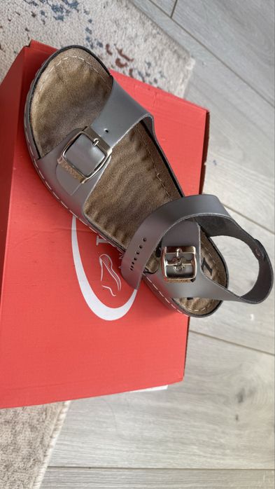 Сандалии женские