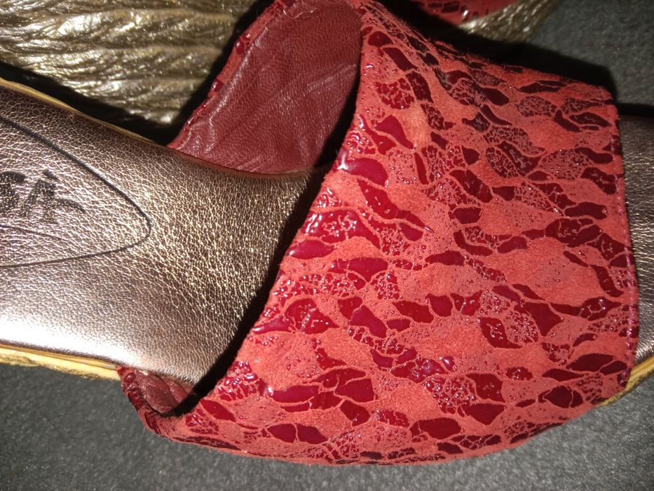 Босоножки женские