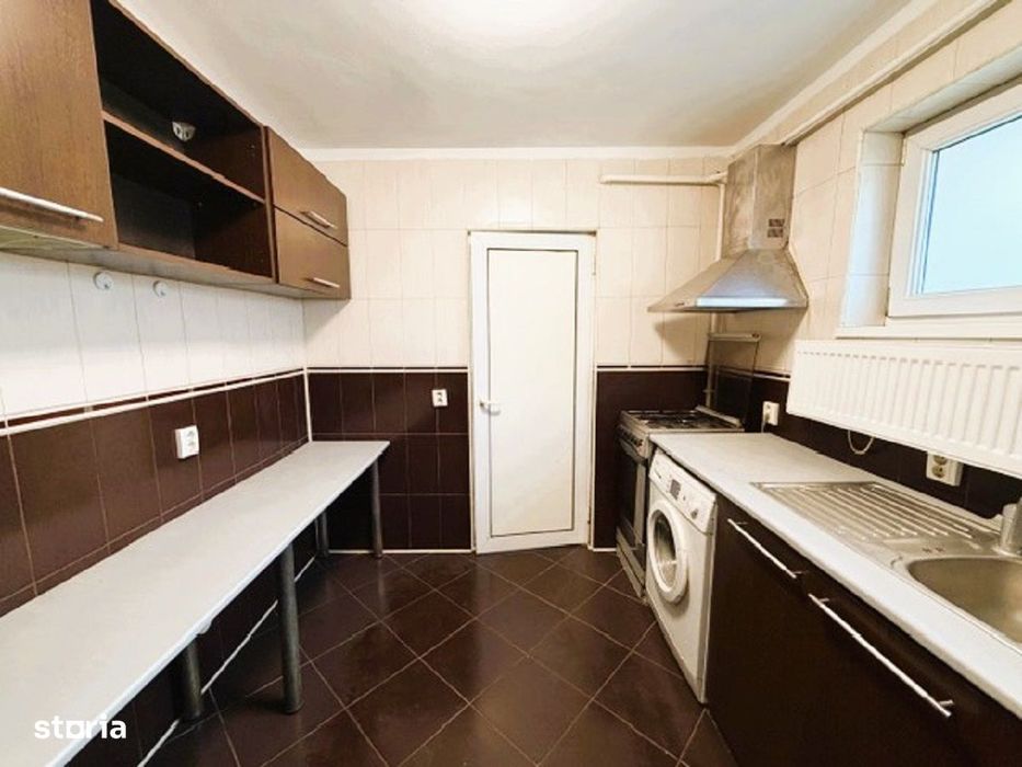 Apartament 3 camere situat in Zona Posta