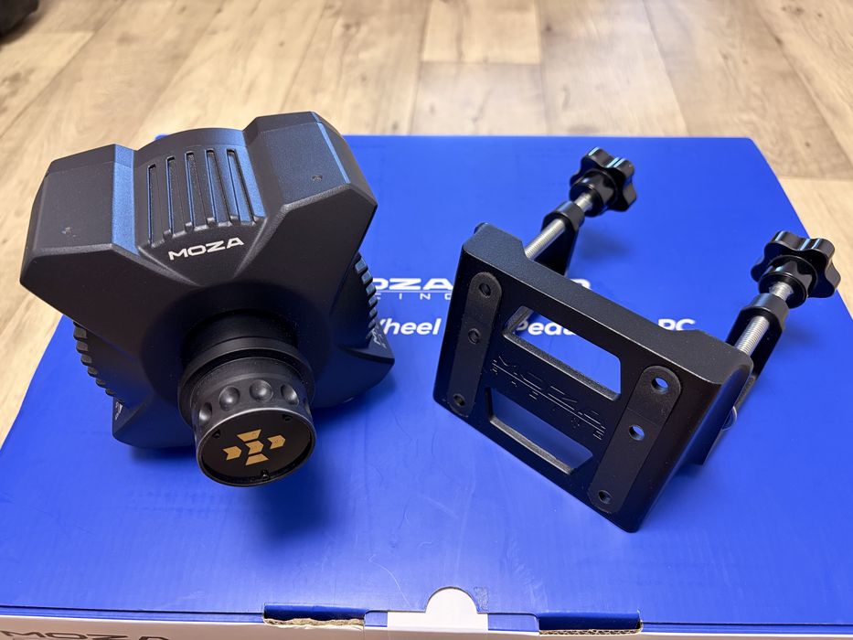Продам игровой руль Moza R3 Direct Drive