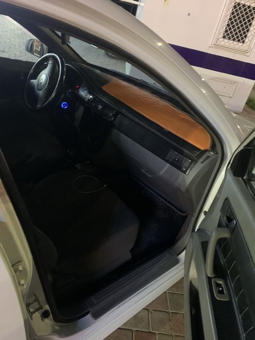 Lasetti 1.8 soatiladi yili 2012