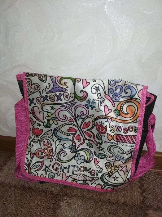 Рюкзаки и сумки для девочек