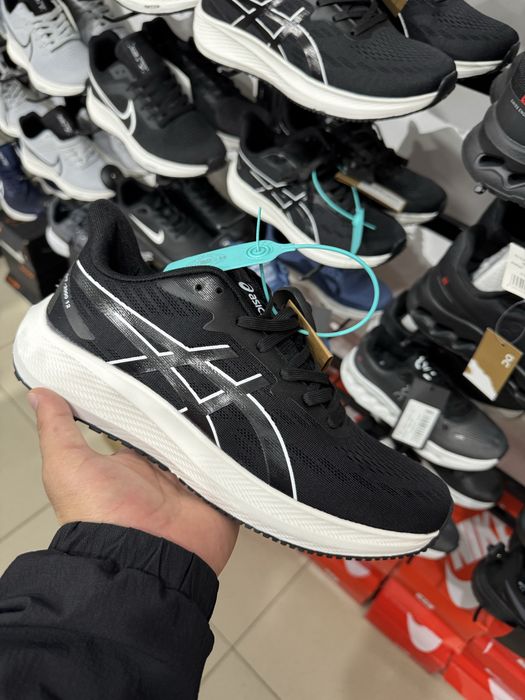 Мужские кроссовки ASICS