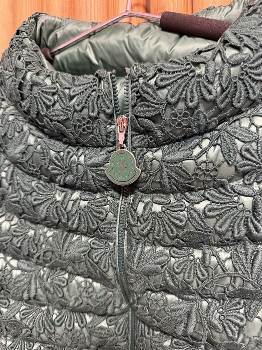 Страхотна грейка / елек  Moncler