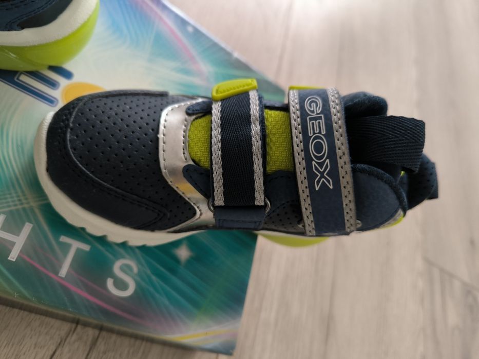 GEOX светещи обувки/ момче
