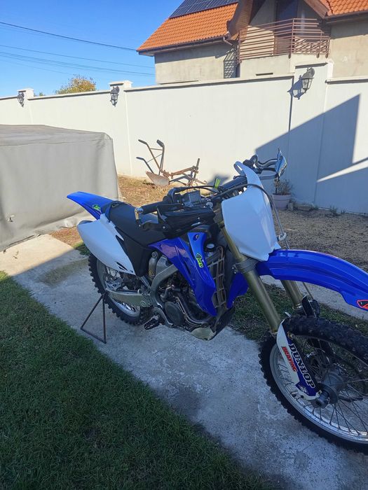 Vând Yamaha 250 yzf