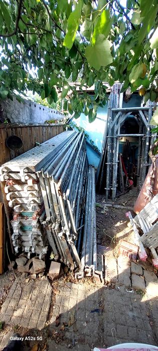 Scheleă metalică de fațadă model Italian.