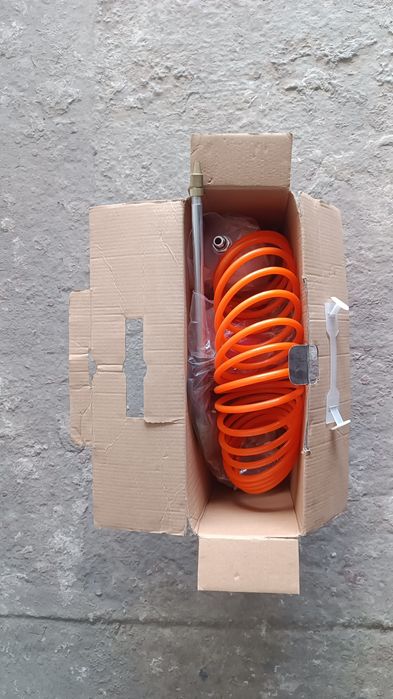 Компресор за въздух 12 бара Daewoo 24л