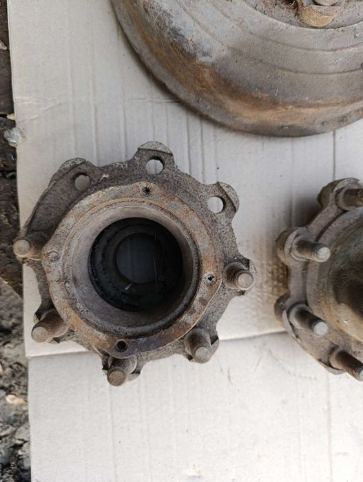 Ступицы на прицеп птс 4