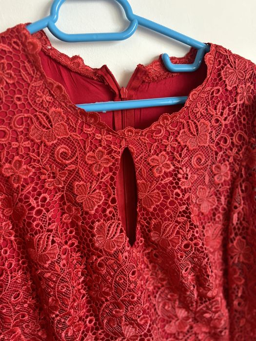 Rochie roșie din dantelă – unicat, lucrată manual