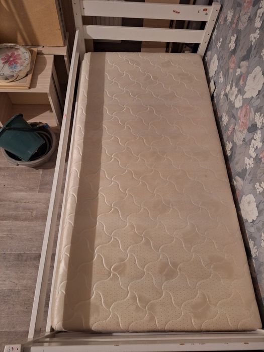 Продам кровать с матрасом ортопед