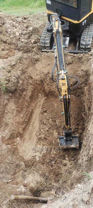 Услуги с Мини Багер; Мини Челен Товарач {Фадрома; Бобкат} и Самосвал