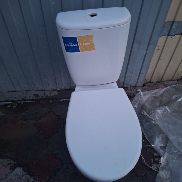 Продам унитаз в хорошем состоянии