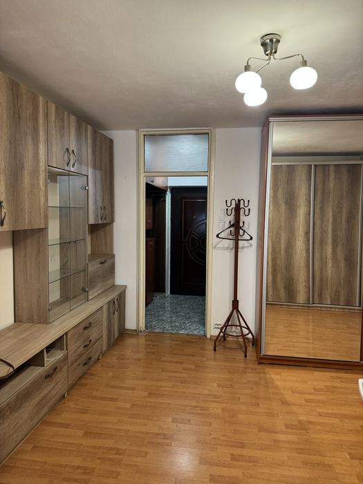 Proprietar inchiriez garsoniera Baicului
