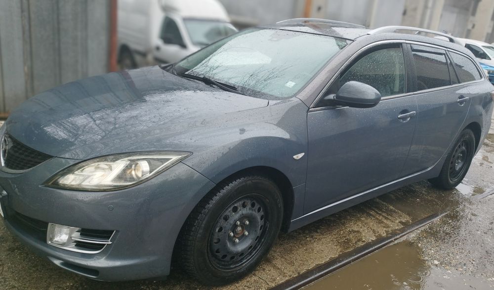 Продава се поради покупна на по-голям автомобил