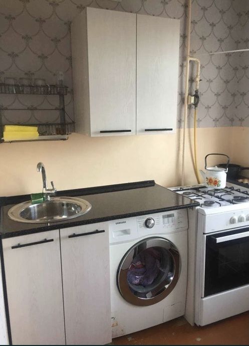 Продается 1 комнатная квартира. Ялангач. Ширин базар. Дом Быта