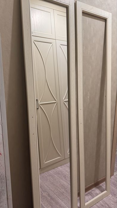 Двери с зеркалом